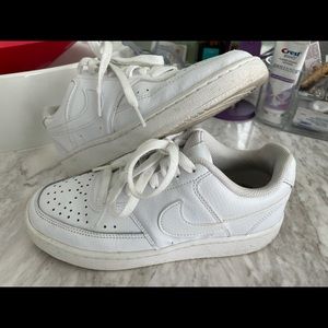 Nike court vision size 6 women’s
